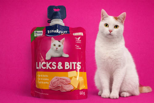 Vitakraft Licks & Bits sajtos sonkás krém - jutalomfalat macskák részére  (60g)